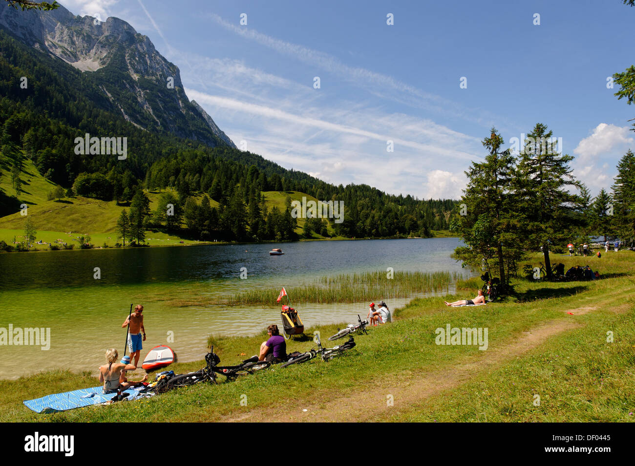 Lake Ferchensee, Mittenwald, Karwendel, Werdenfelser Land, région de la Haute-Bavière, Bavière Banque D'Images Lake Ferchensee, Mittenwald, Karwendel, Werdenfelser Land, région de la Haute-Bavière, Bavière Banque D'Images
