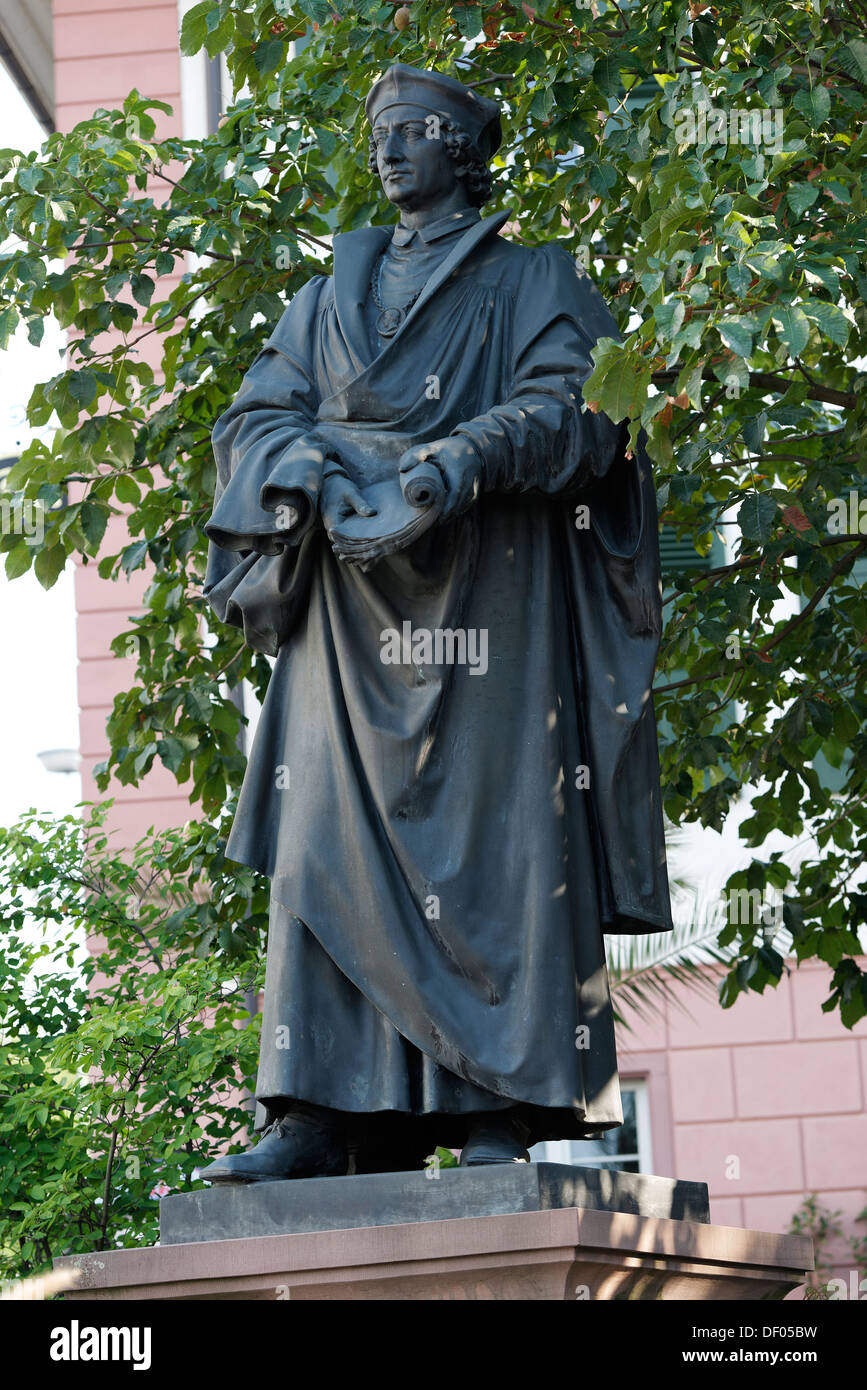 Monument à Johannes Reuchlin, philosophe, linguiste, avocat, 1455 - 1522, Schlossberg, centre-ville, Pforzheim Banque D'Images