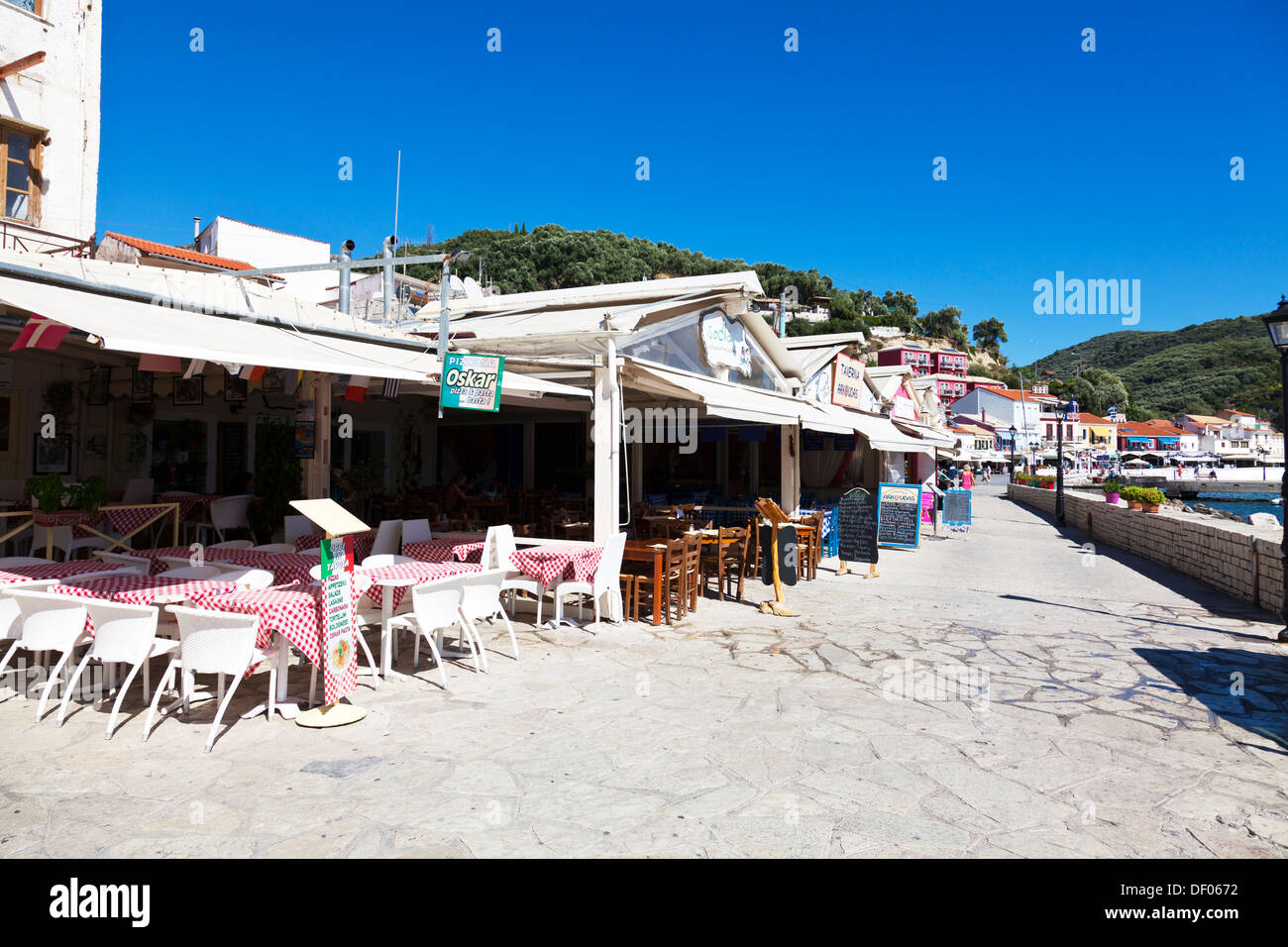Restaurants Taverna port grec Grèce la ville de Parga Banque D'Images