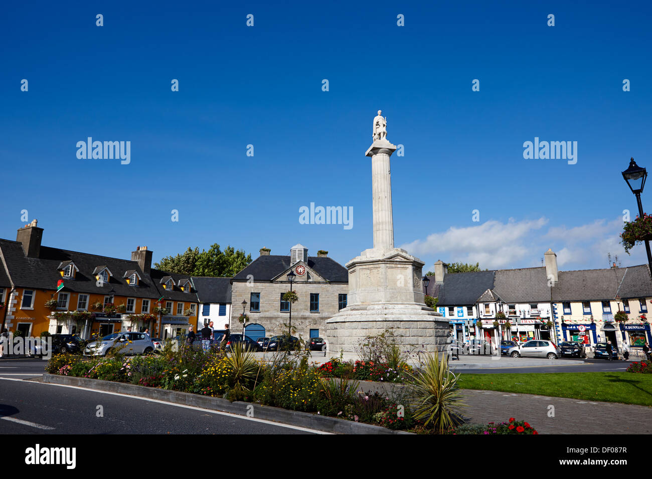 L'octogone avec statue de St Patrick westport County Mayo république d'Irlande Banque D'Images