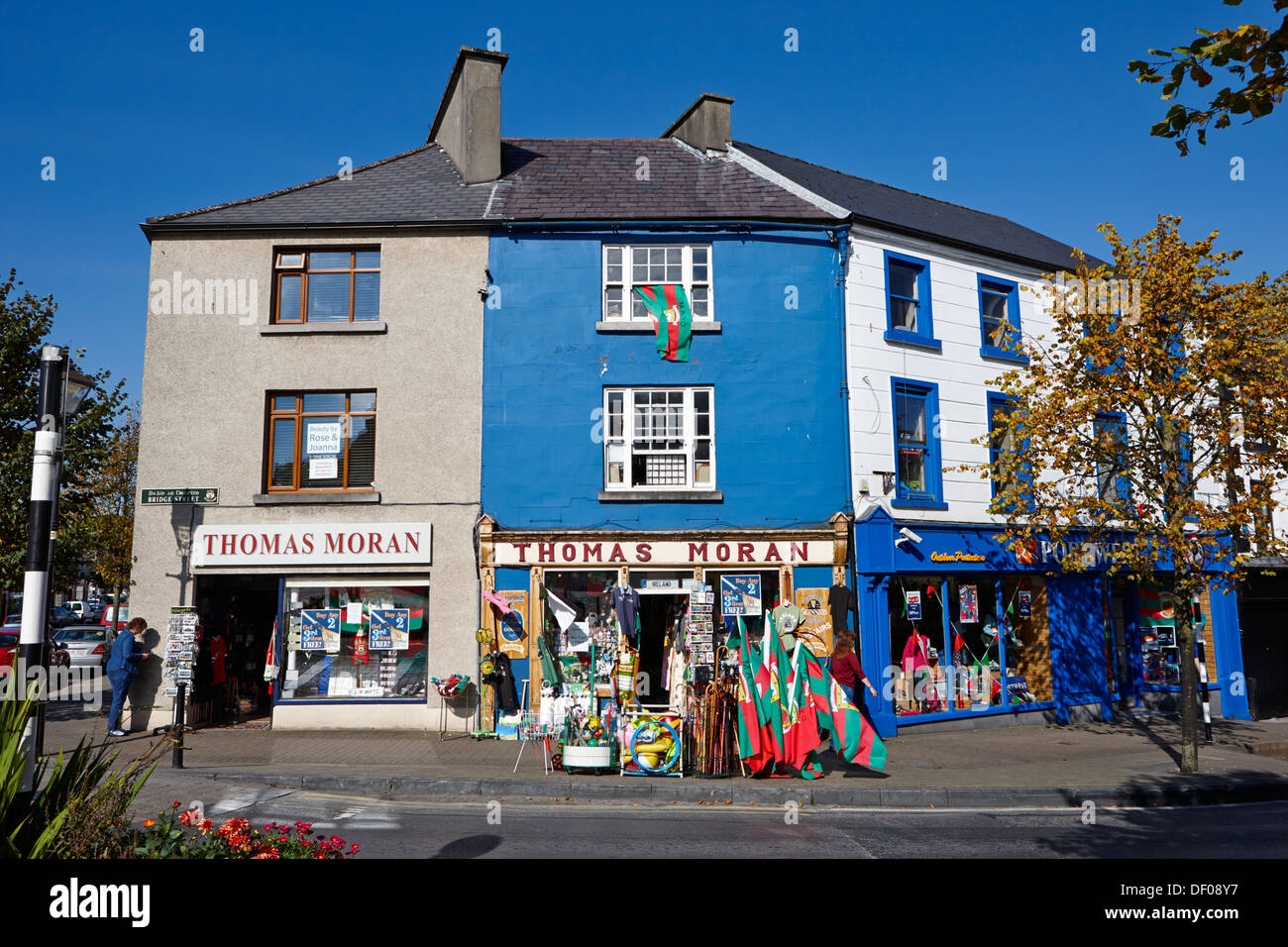 Boutiques en haut de la rue Bridge, Westport County Mayo république d'Irlande Banque D'Images
