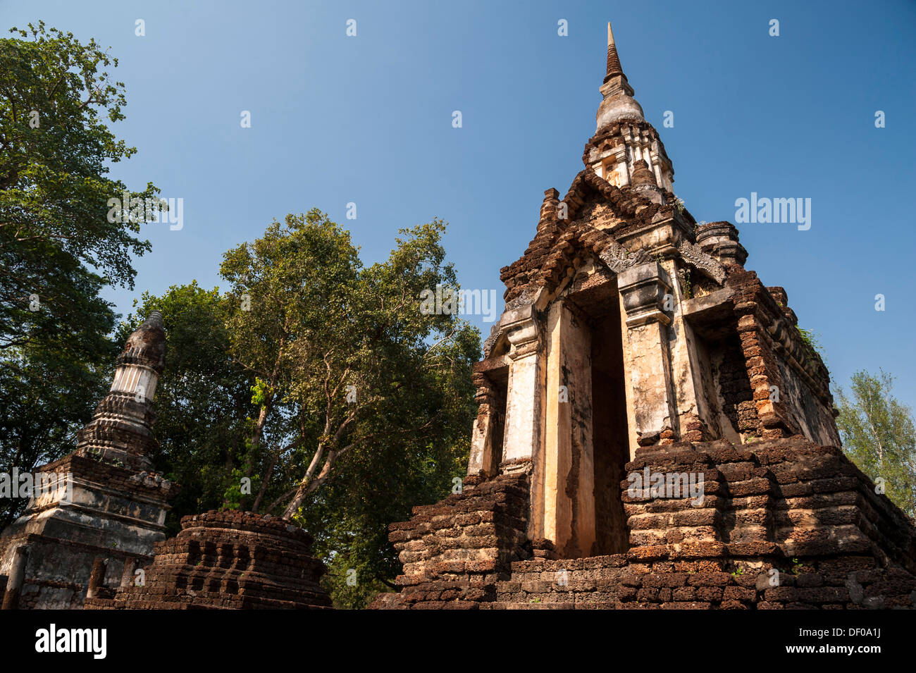 Chedi, ensemble du temple de Wat Chedi Ched Thaeo, le parc historique de Si Satchanalai, UNESCO World Heritage Site, Si Satchanalai Banque D'Images