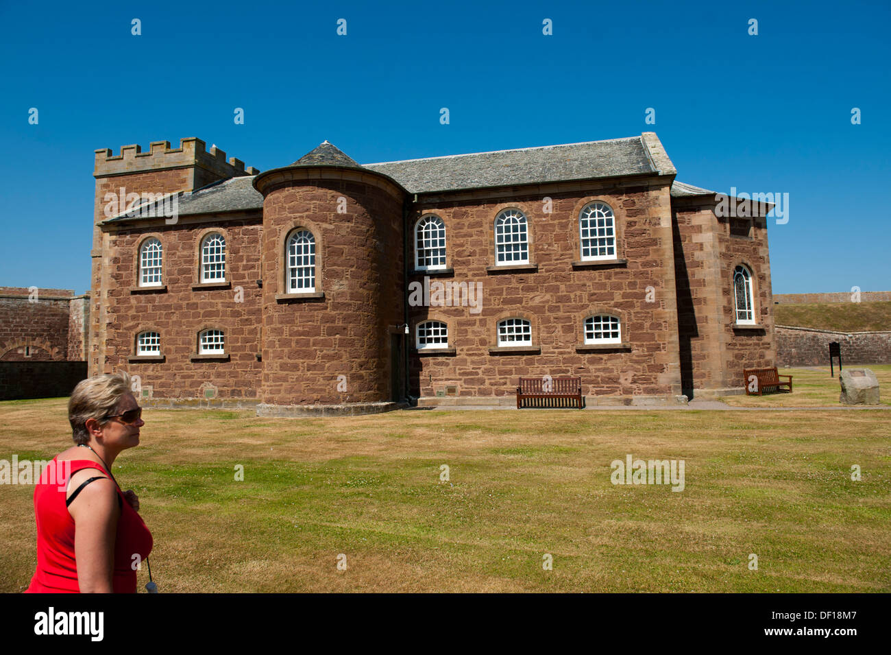 Fort George church avec le visiteur en premier plan Banque D'Images
