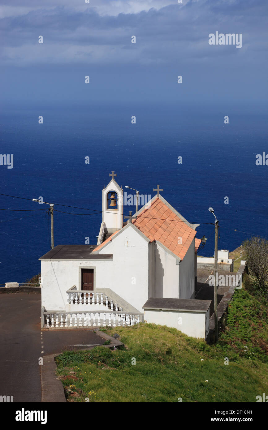 Église Nossa Senhora da Boa Morte, entre Ponta do Pargo et Achadas da Cruz, l'île de Madère, sur la côte ouest Banque D'Images