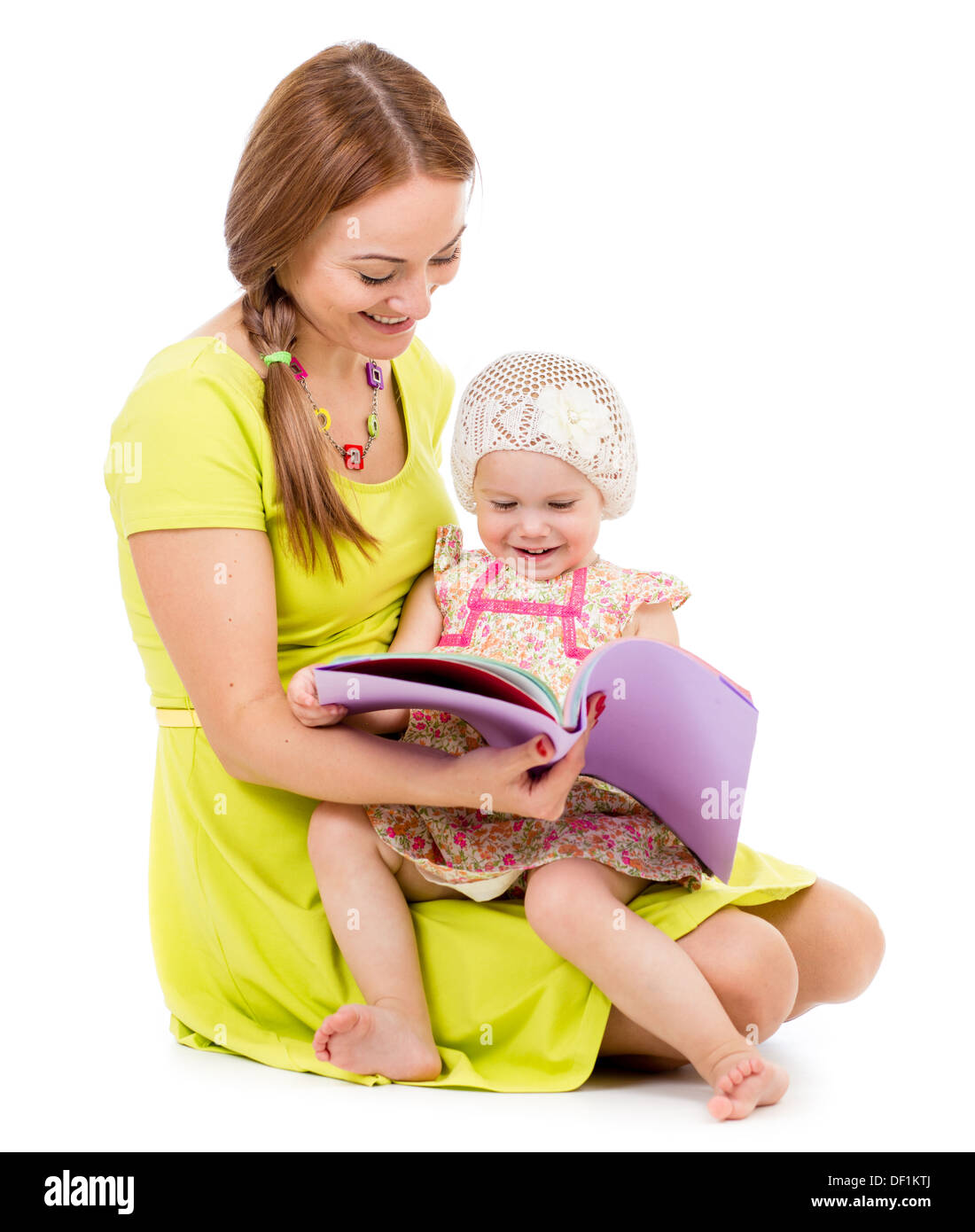 Mother and Daughter reading book Banque D'Images