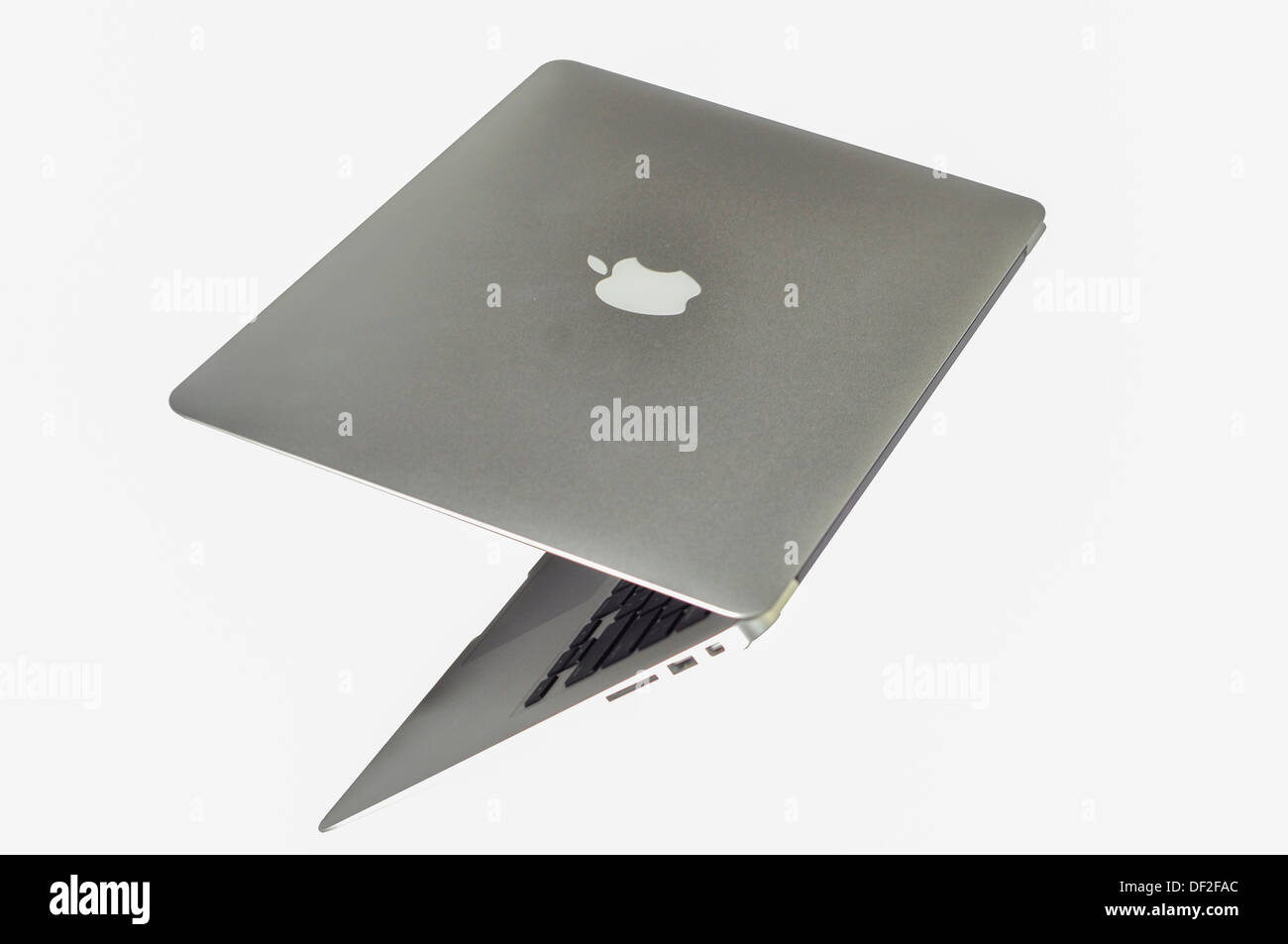 Macbook AIr dans différentes silhouette, isolé sur fond blanc Banque D'Images