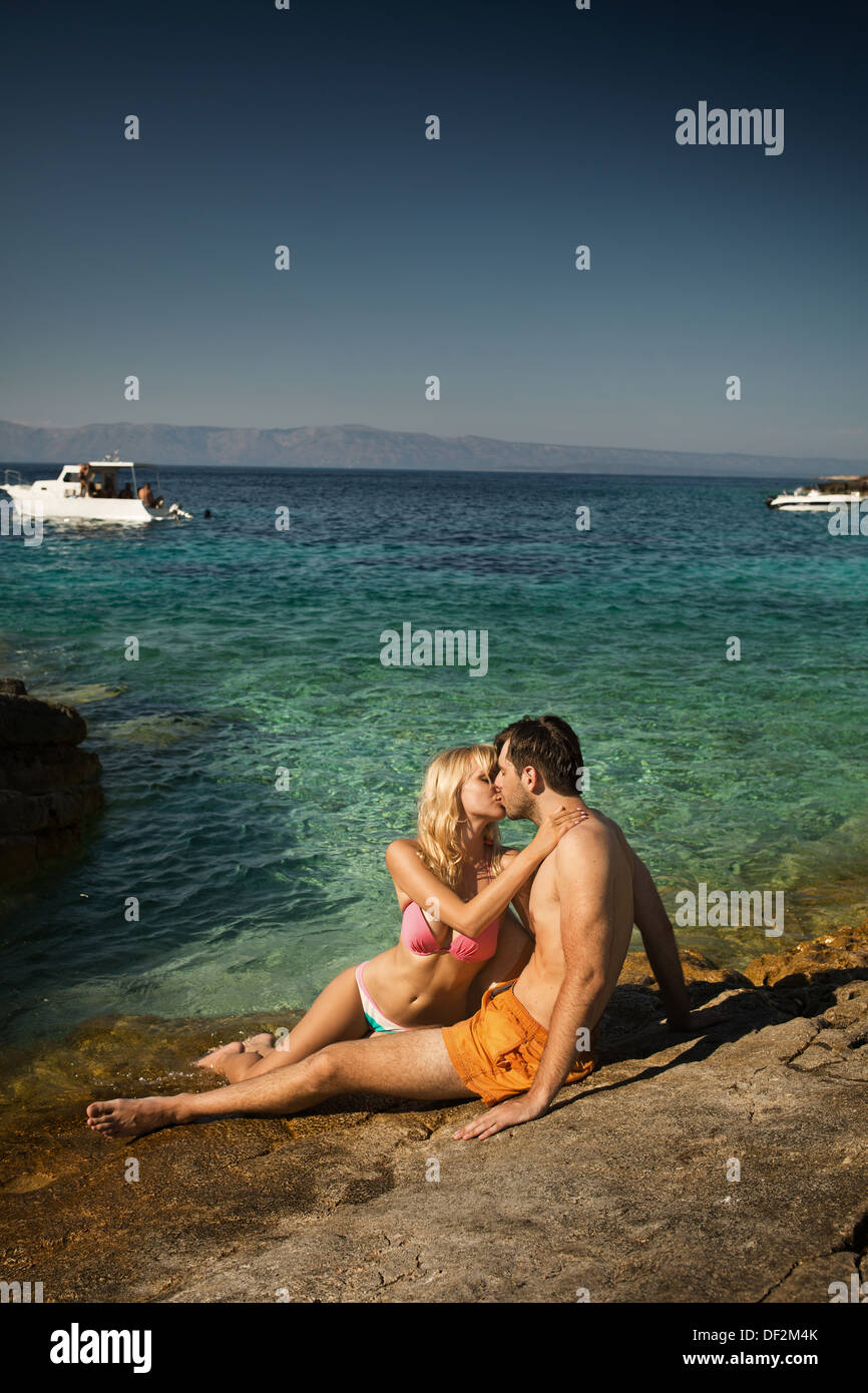 Joli couple près de la mer Banque D'Images
