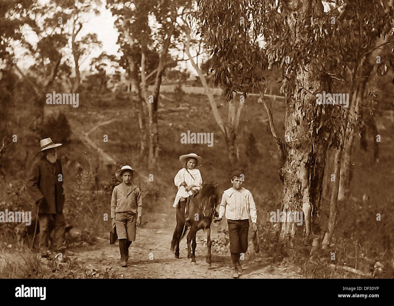 L'Australie settlers' des enfants à l'école de la période victorienne Banque D'Images