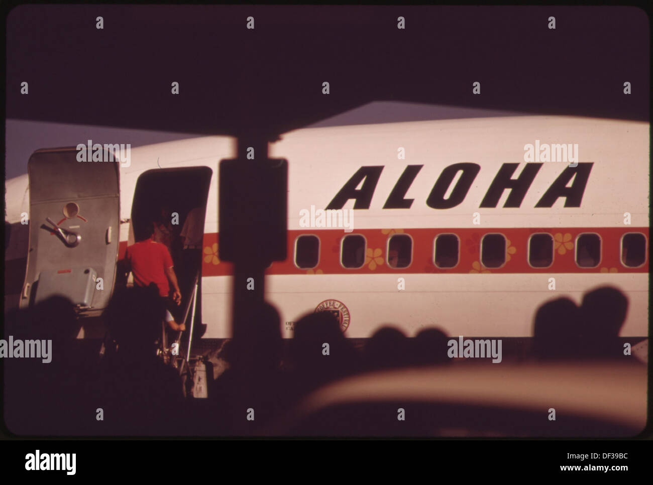 ALOHA AIRLINES DANS L'UNE DES DEUX GRANDES COMPAGNIES AÉRIENNES RELIANT LES ÎLES. Pas de route ET RAPIDE NAVIRE DE MER A ÉTÉ... 553959 Banque D'Images