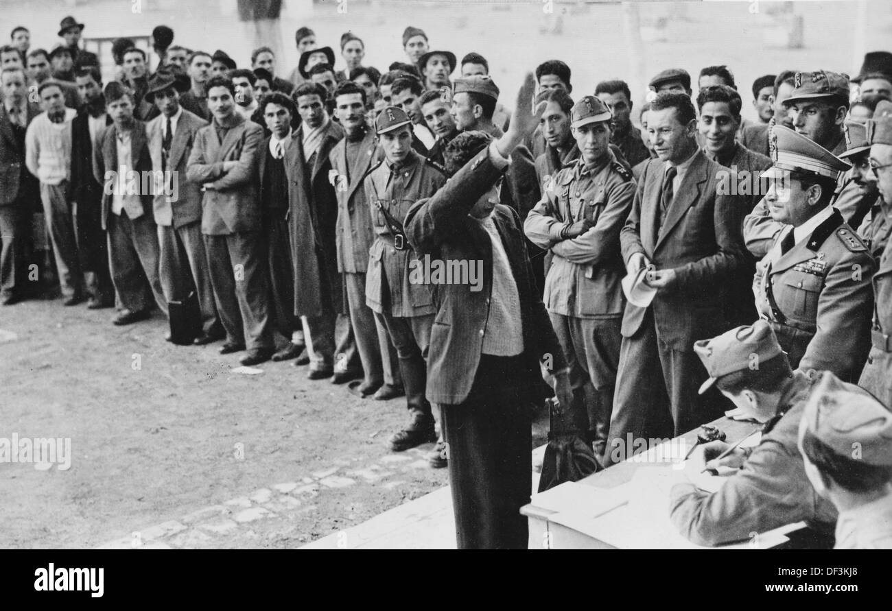 L'image de la propagande nazie! Dépeint les réservistes italiens appelés à soutenir les troupes, à Tunis, Tunisie, publié le 6 janvier 1941. Fotoarchiv für Zeitgeschichte Banque D'Images