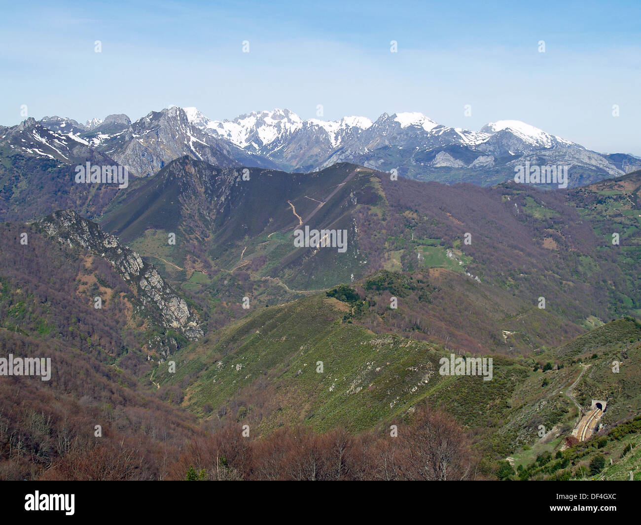 Vue de la cordillère Cantabrique, de Pajaras,Espagne Banque D'Images
