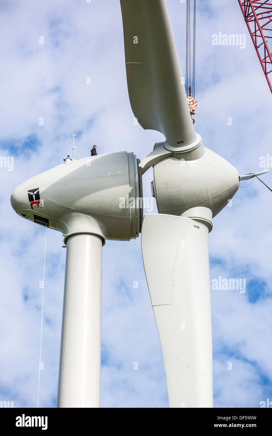 La construction, l'installation d'une éolienne. Les éoliennes, les éoliennes, Parc. L'énergie éolienne, l'énergie éolienne, la construction du site. Banque D'Images