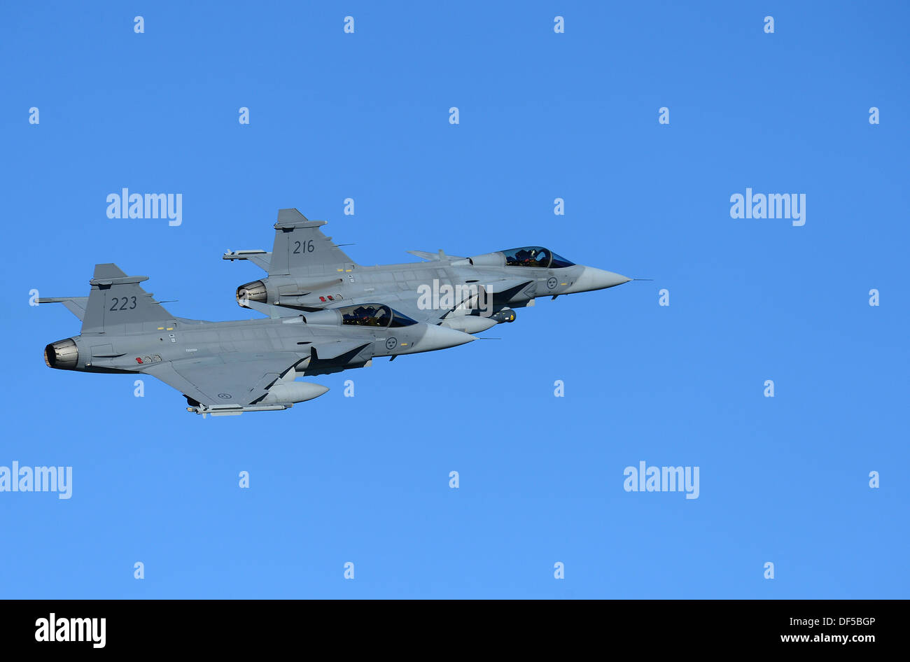 Armée de l'air suédoise Saab JAS-39 Gripen avions de voler une mission simulée au cours de défi Arctique le 24 septembre 2013 au-dessus de l'air principal Bodo, Norvège. Banque D'Images