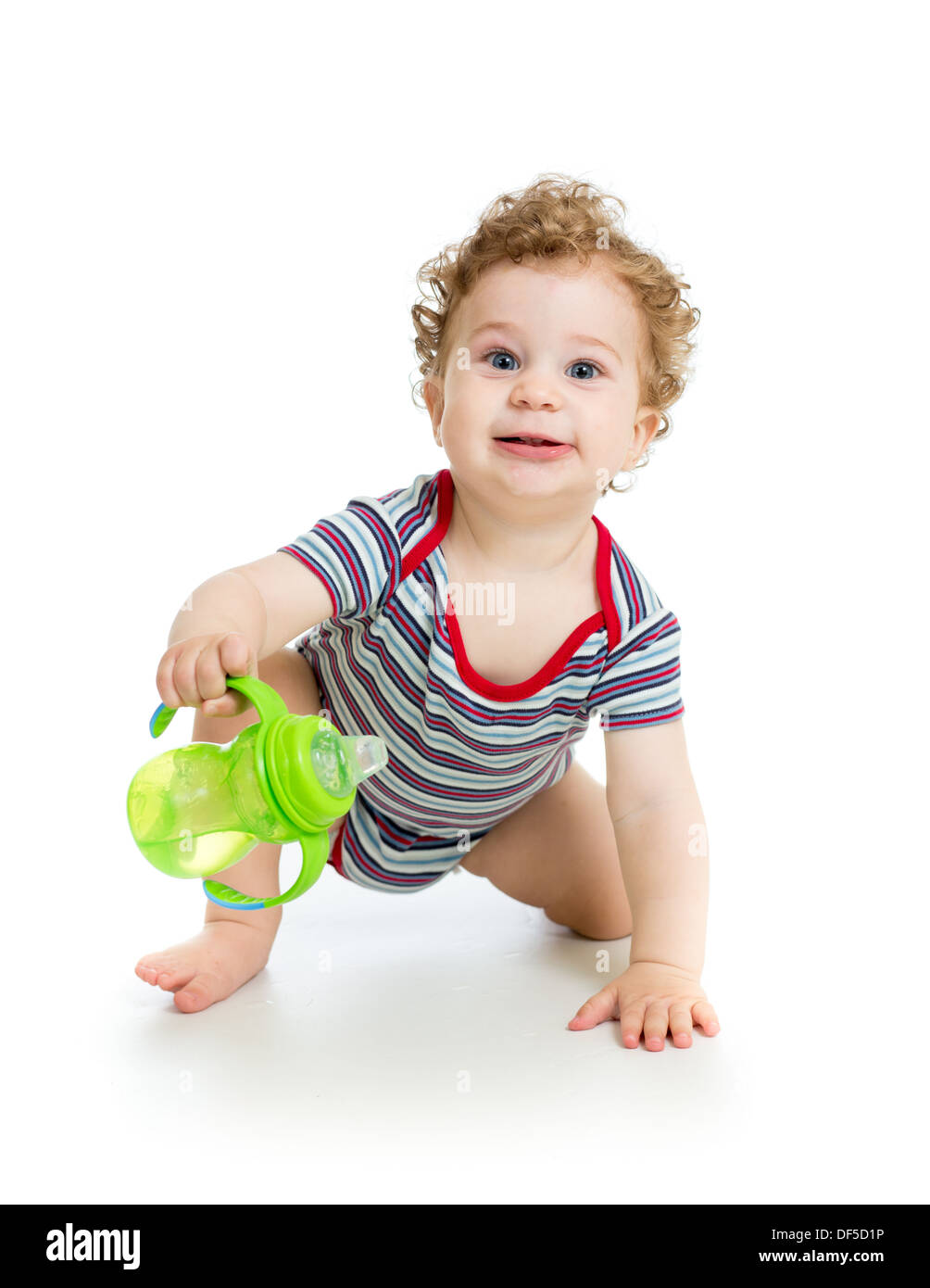 Kid enfant l'eau potable de la bouteille Banque D'Images