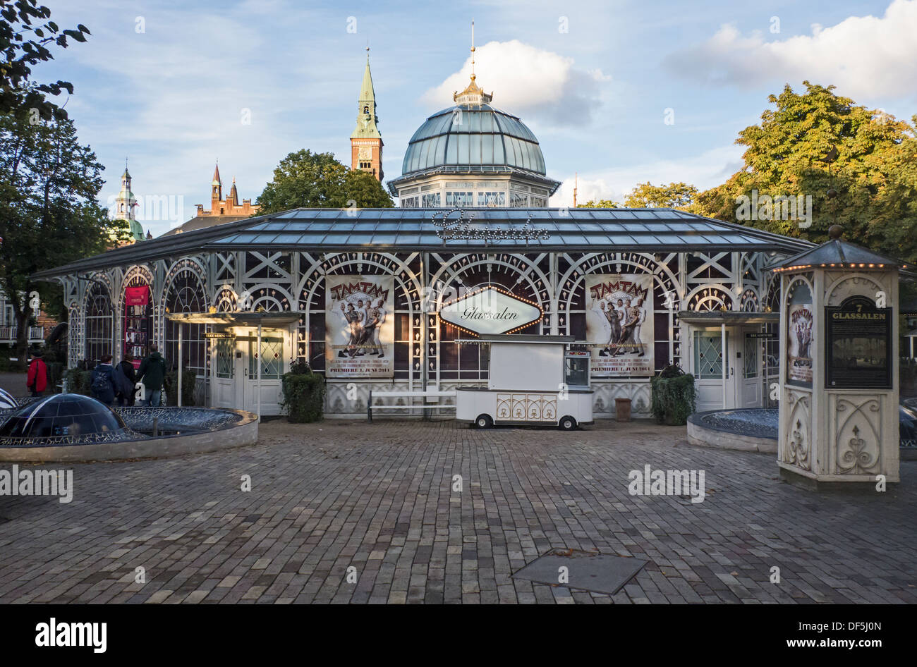 Glassalen dans les jardins de Tivoli Copenhague Danemark Banque D'Images