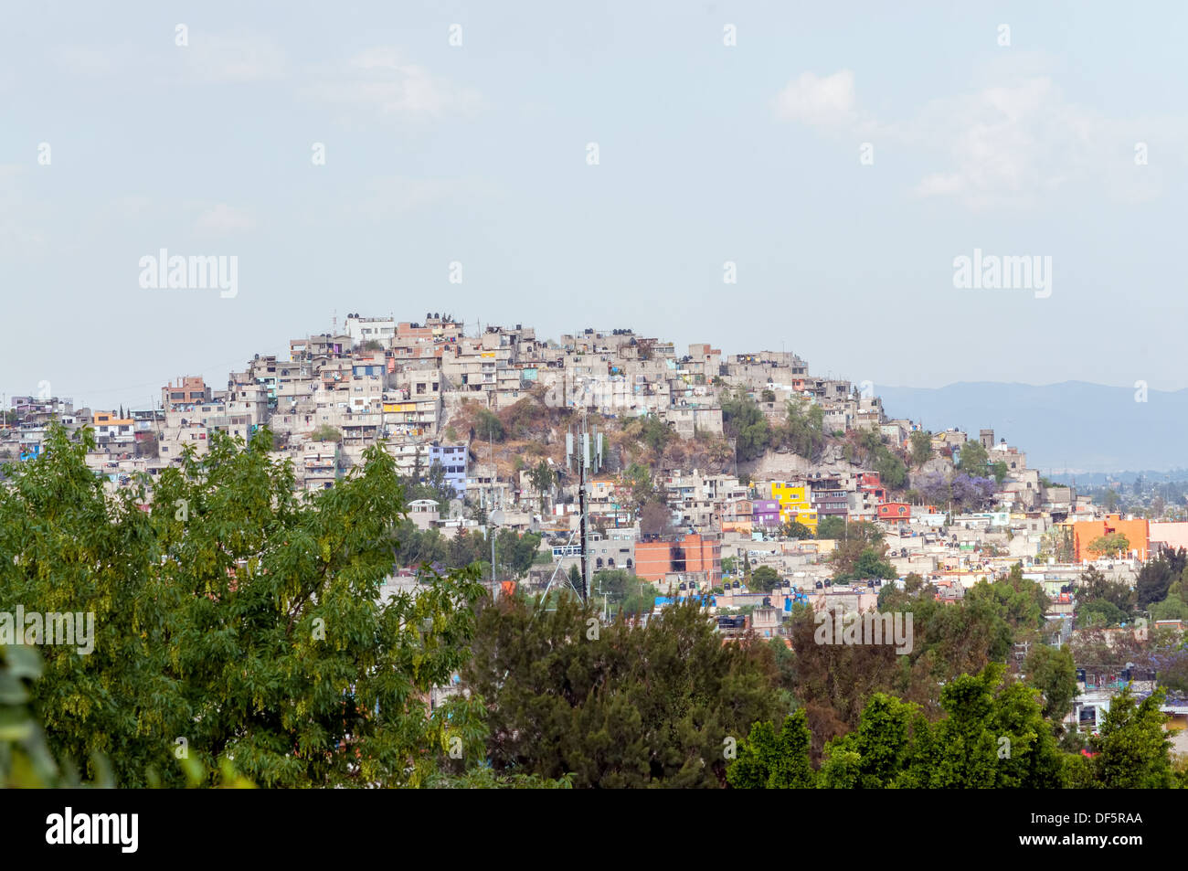 L'assainissement des taudis au sommet d'une colline dans la ville de Mexico Banque D'Images