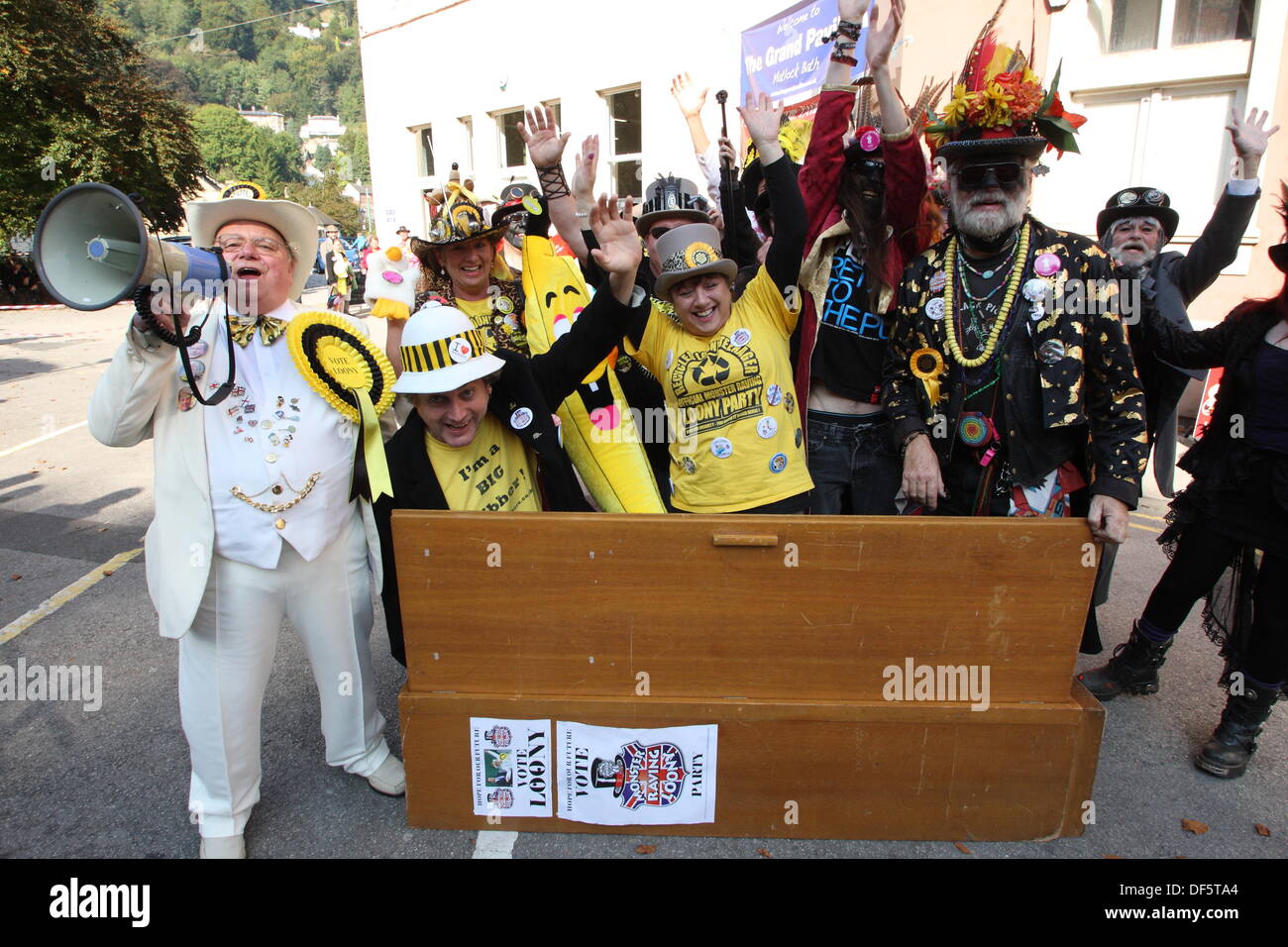 Alan 'Howlin Laud' espère, chef du parti officiel Monster Raving Loony préside un cabinet re-shuffle, UK Banque D'Images