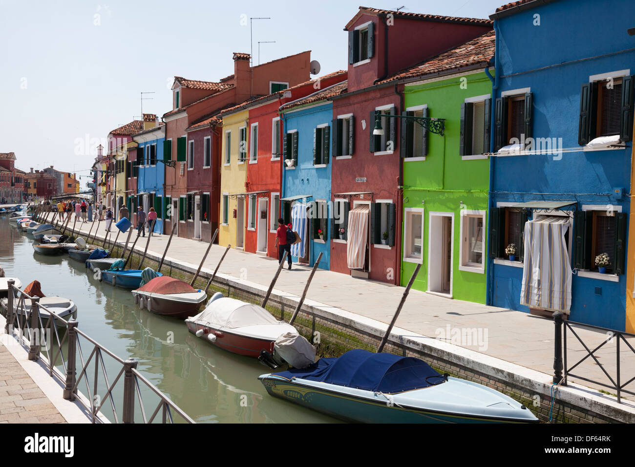 L'île de Burano. Situé au nord en direction de Venise et de Murano, c'est sans conteste la plus île colorée de la lagune de Venise. Banque D'Images