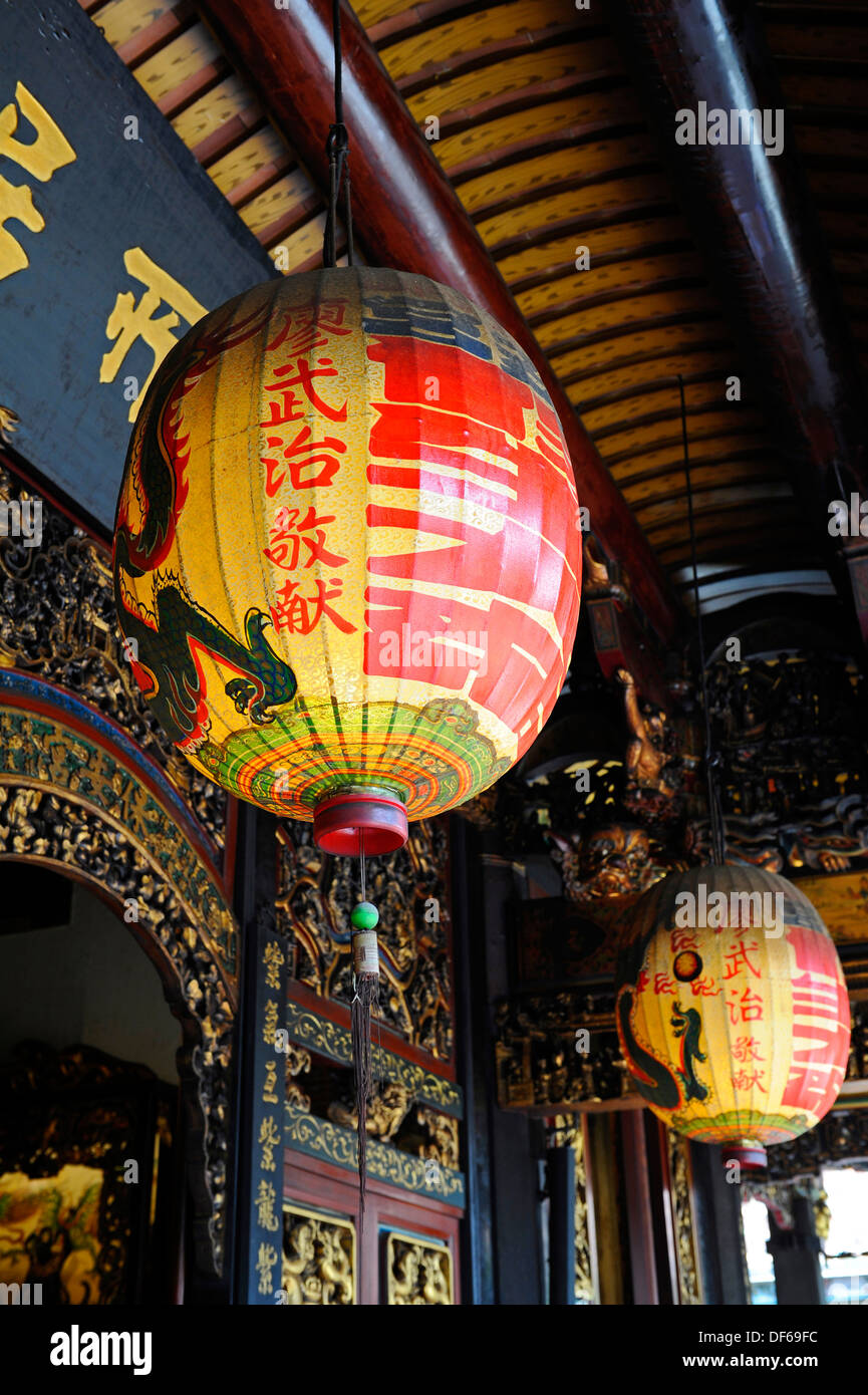 Décoration et des lampions colorés au temple Baoan à Taipei, Taiwan. Banque D'Images