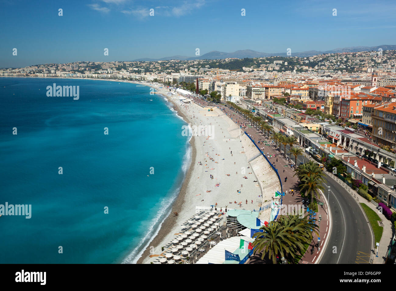 Europe - France - Provence-Alpes-Cote d'Azur - Nice - vue sur baie et Promenade des Anglais depuis le parc du chateau Banque D'Images