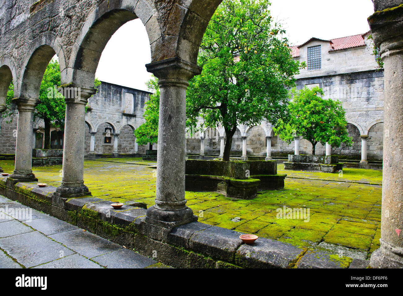 Posada Geres Amares,vieux,monastère cloître,vue sur les collines environnantes, une grande randonnée dans le Parc National de Geres,le Nord du Portugal Banque D'Images