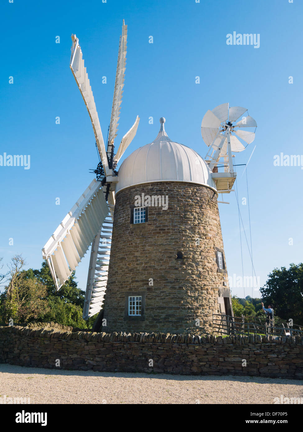 Historique un moulin restauré et de travail à Neather Heage Derbyshire, Royaume-Uni. Banque D'Images