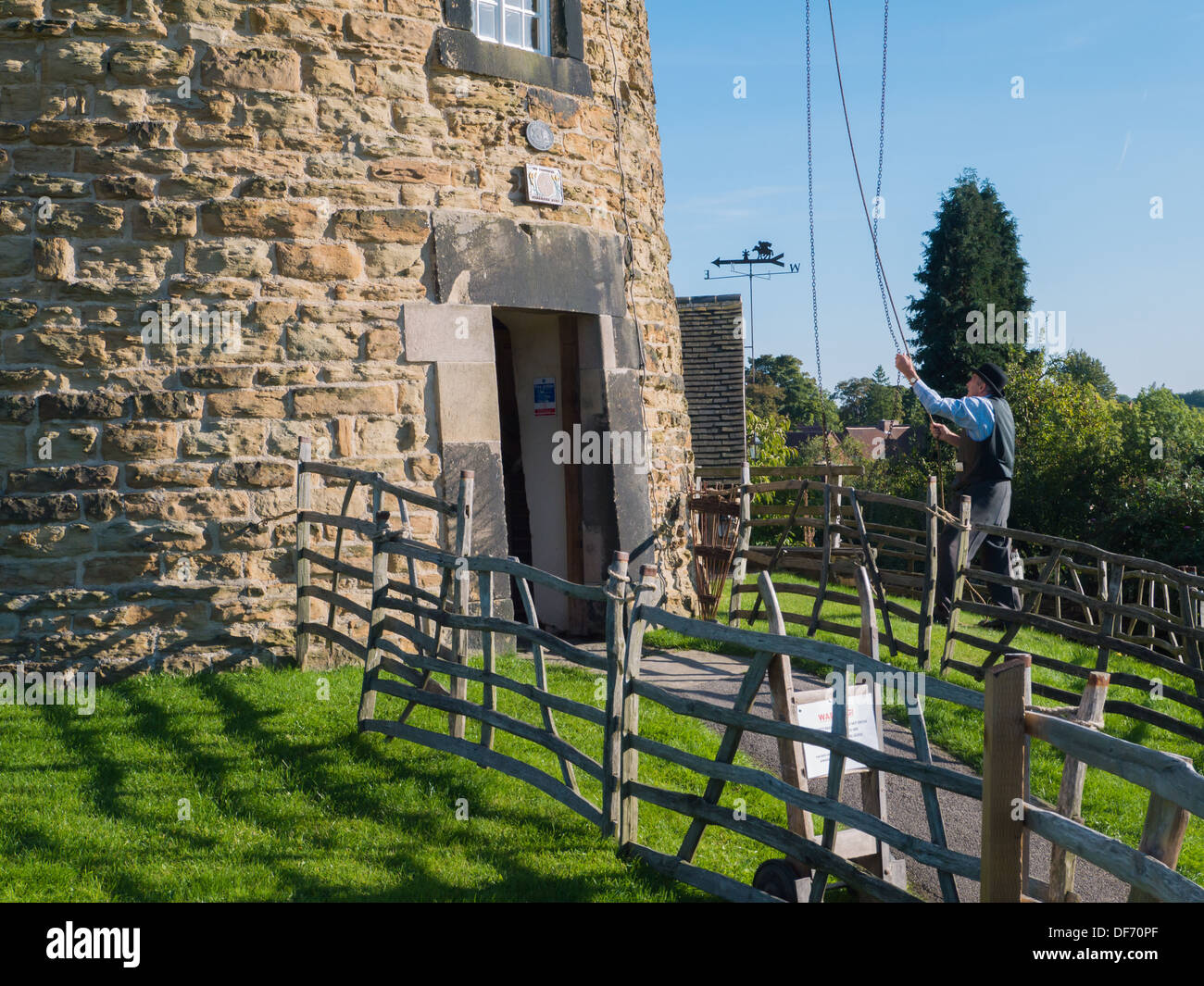 Historique un moulin restauré et de travail à Neather Heage Derbyshire, Royaume-Uni. Banque D'Images