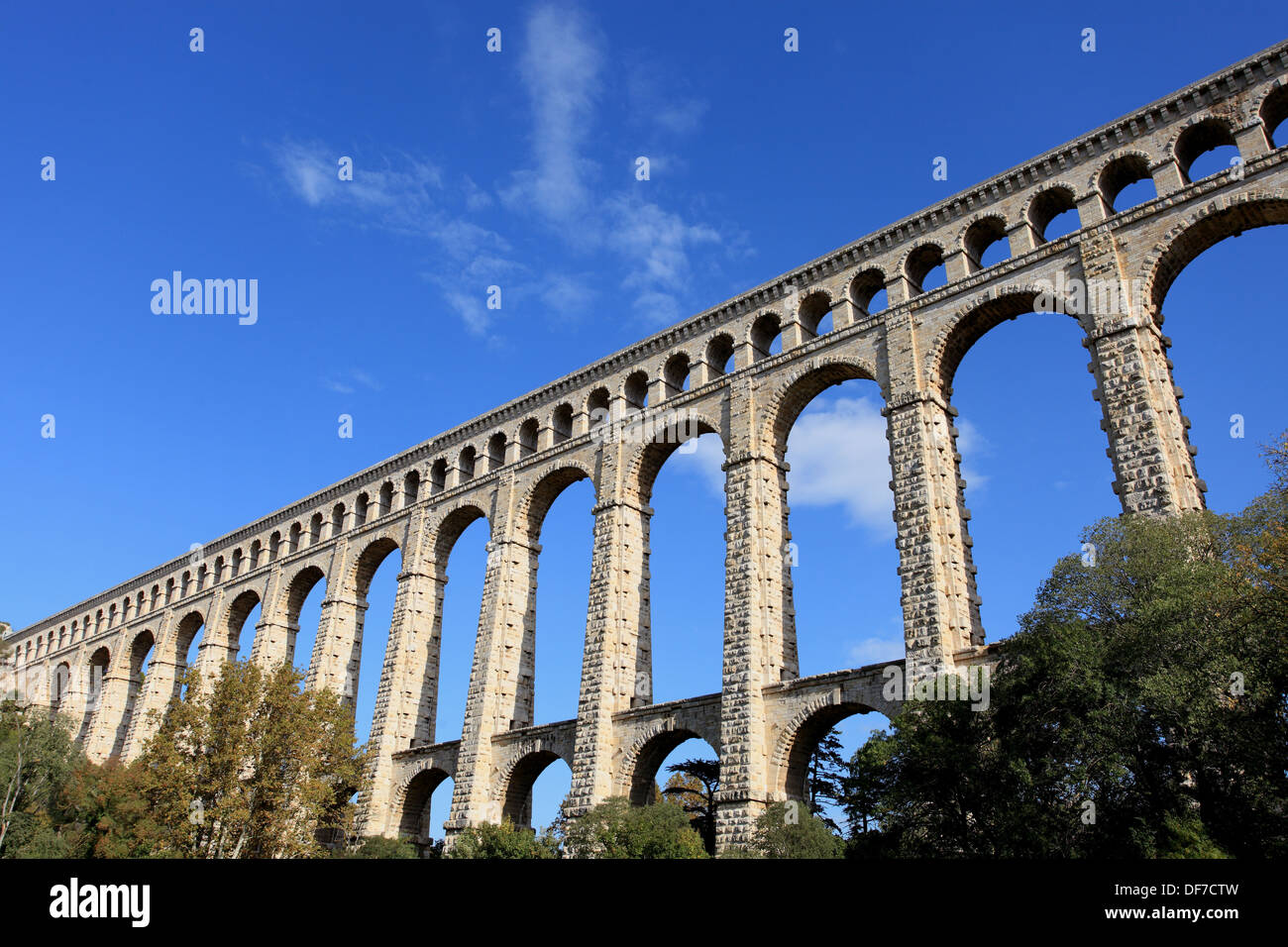 Viaduc ou aqueduc Banque de photographies et d’images à haute ...