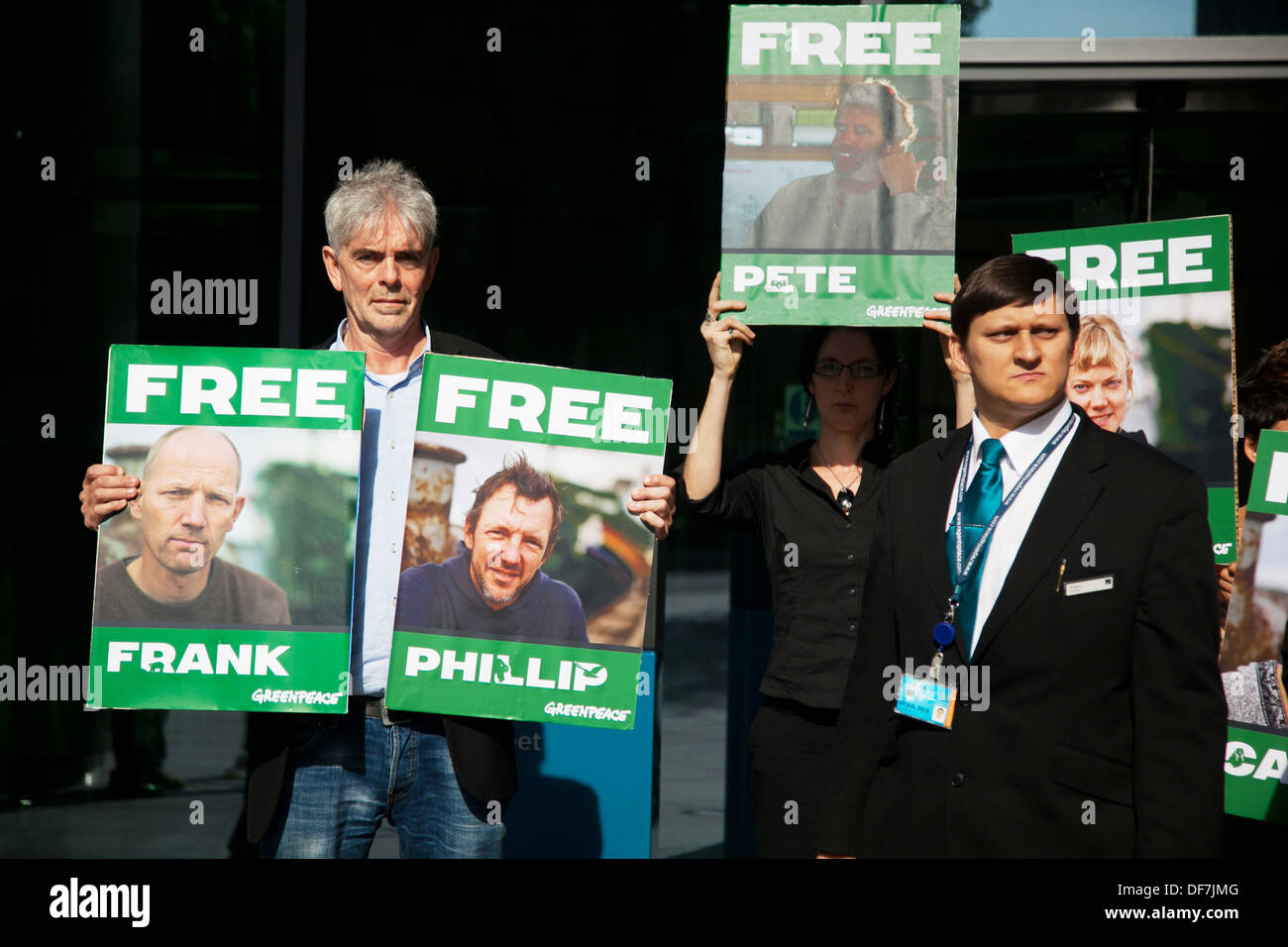 Piquet HQ London Greenpeace Gazprom défense des 30 militants de Greenpeace arrêtés et détenus en Russie. Banque D'Images