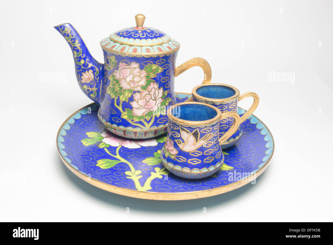 Cloisonné chinois Service à thé avec des tasses et théière Banque D'Images