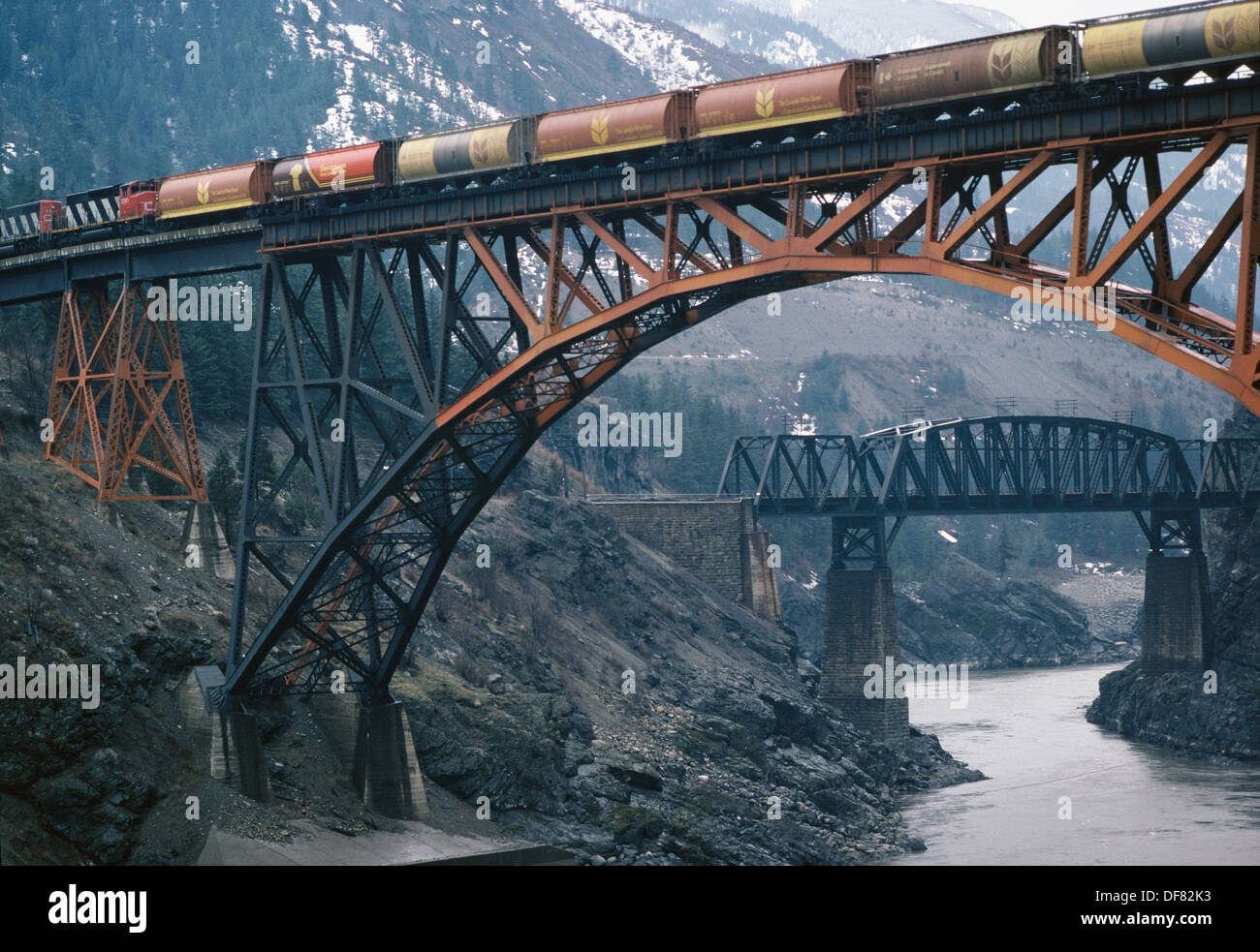 Pont ferroviaire sur la rivière Fraser, Lytton, C.-B., Canada Banque D'Images