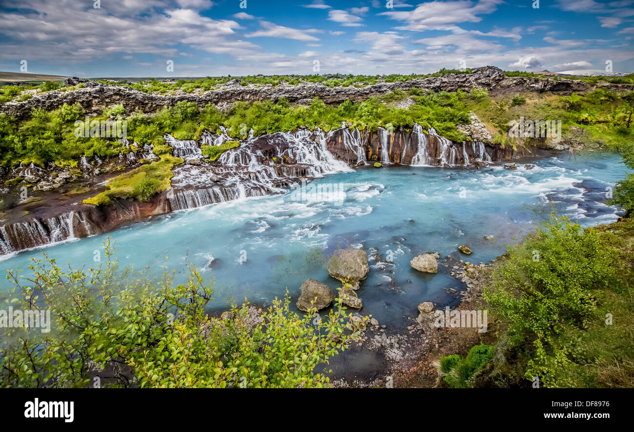 Cascades de Hraunfossar, Islande Banque D'Images