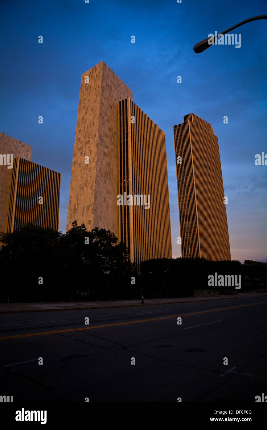 Les bâtiments de l'Agence et l'Erastus Corning Tower sont illustrés à Albany, NY Banque D'Images