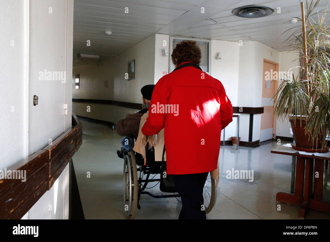 PATIENT DE L'HÔPITAL DES PERSONNES ÂGÉES Banque D'Images