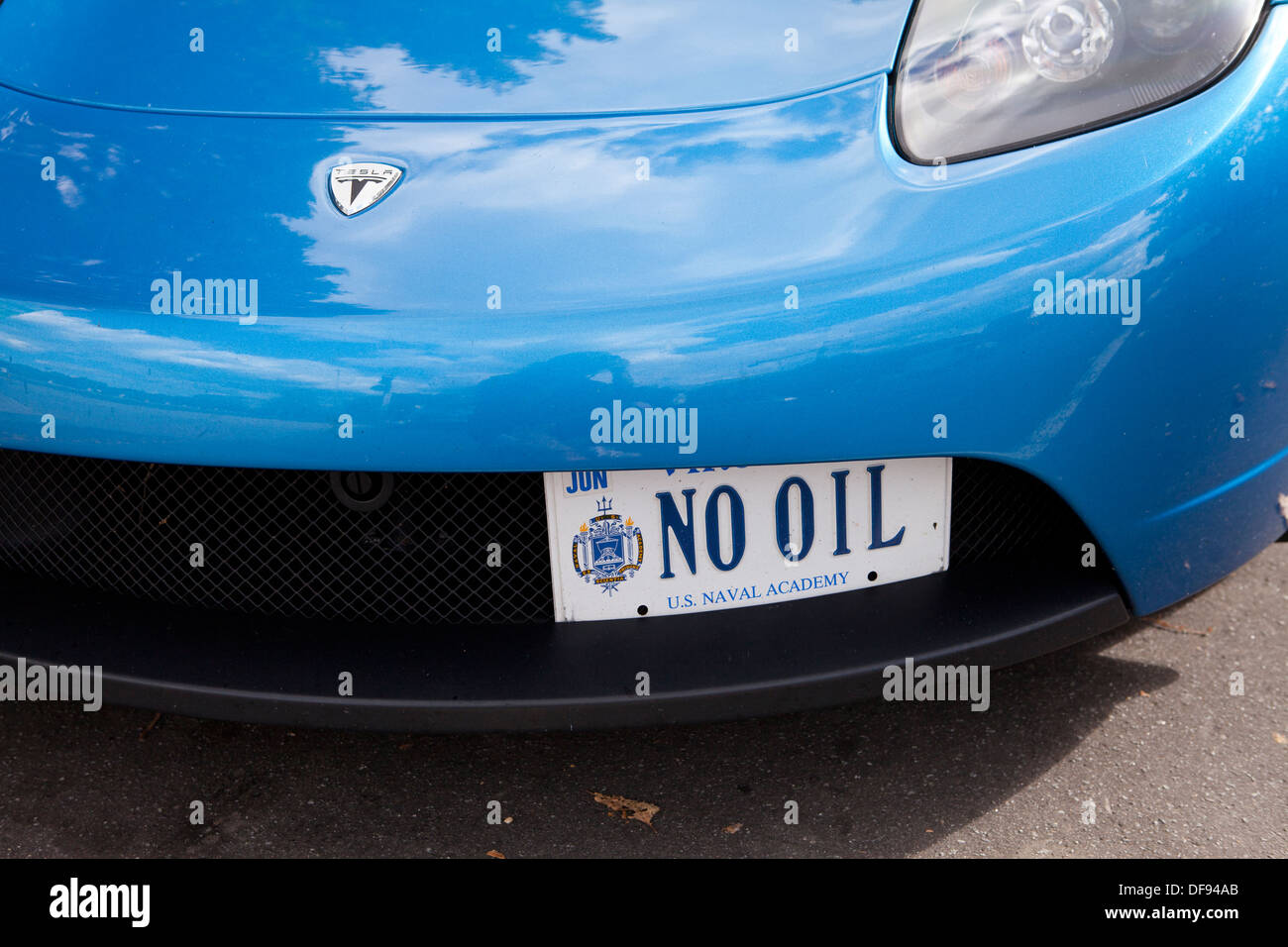 Voiture électrique Tesla Roadster avec 'pas d'huile de la plaque d' Banque D'Images