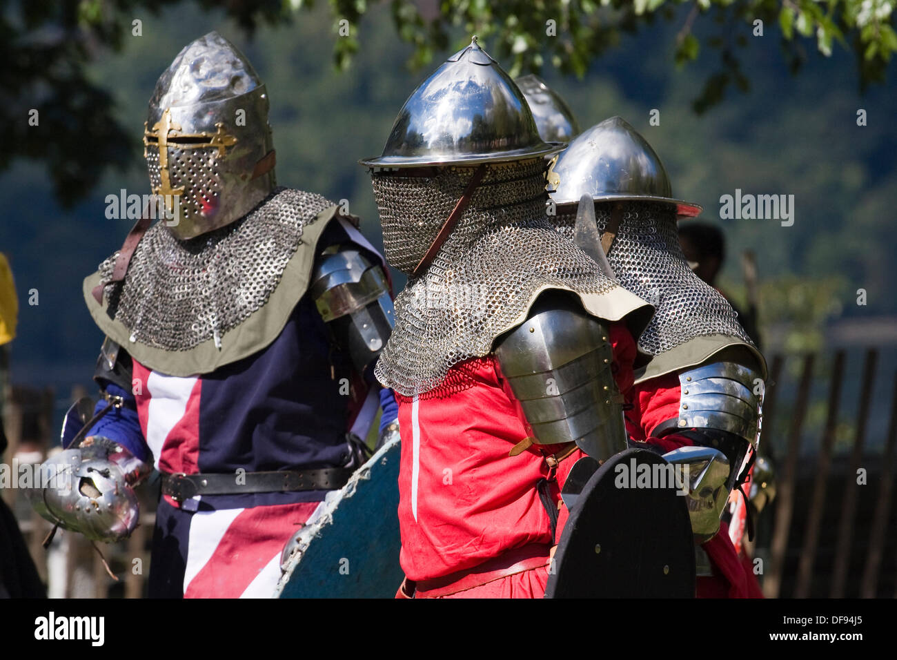 New York USA 29 septembre 2013. Fête médiévale de Fort Tryon Park. Chevaliers blindés sur le champ de bataille à la Fête médiévale de Fort Tryon Park dans le quartier d'Inwood de NYC. Crédit : Anthony Pleva/Alamy Live News Banque D'Images