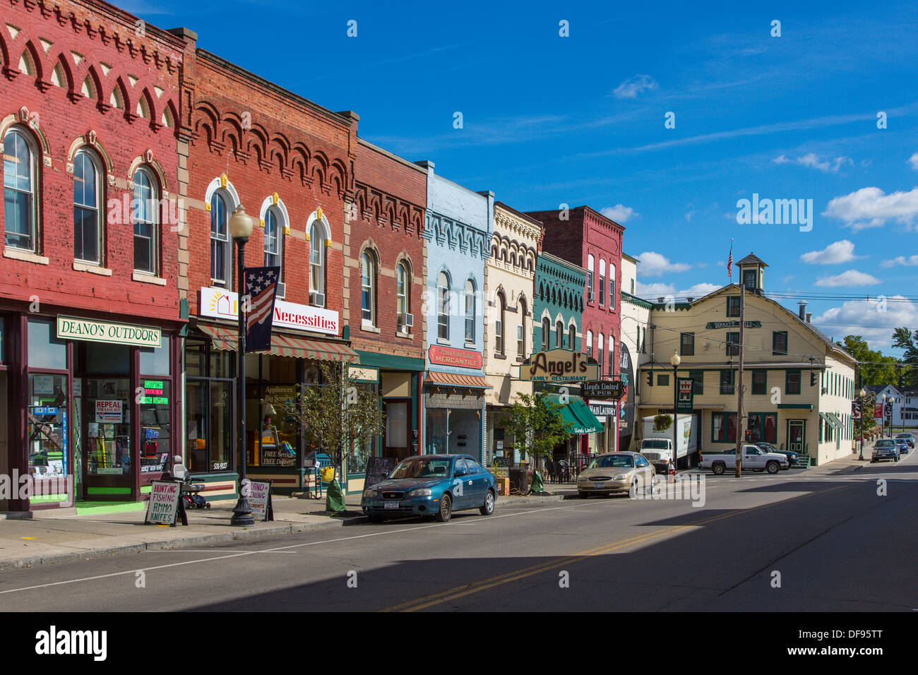 Rue principale de la ville de Penn Yan dans la région des lacs Finger de l'État de New York Banque D'Images