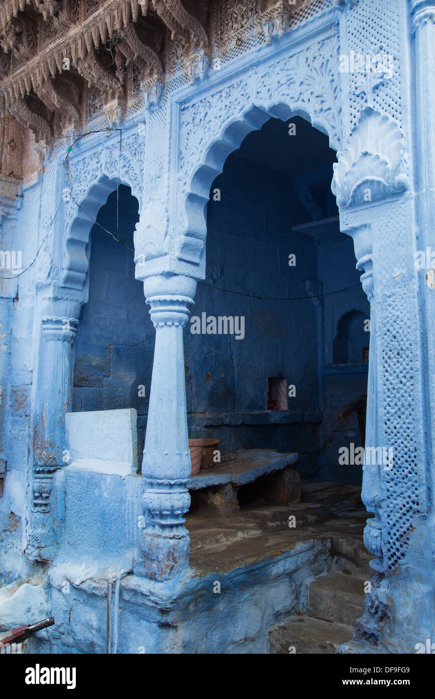 Jodhpur est souvent qualifiée de "ville bleue" en raison de la maisons peintes en bleu vif autour du Fort Mehrangarh. Banque D'Images