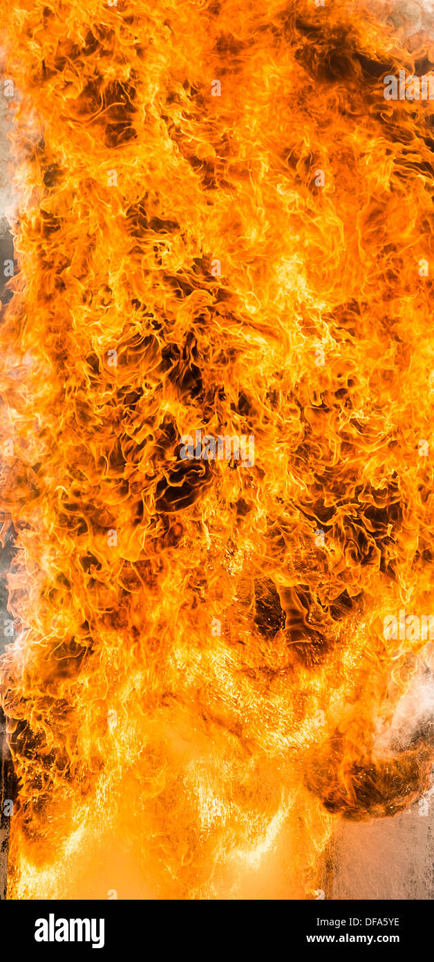 Un feu flamme flammes incendie explosion orange Banque D'Images