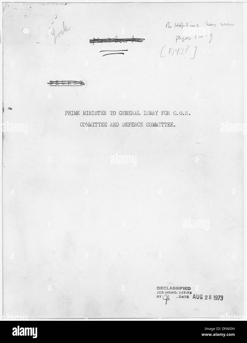 Photographie historique représentant Winston Churchill s'adressant à Lord Ismay en 1950. L'image reflète la période de l'après-seconde Guerre mondiale et les relations politiques importantes entre le Royaume-Uni et d'autres dirigeants mondiaux. Banque D'Images