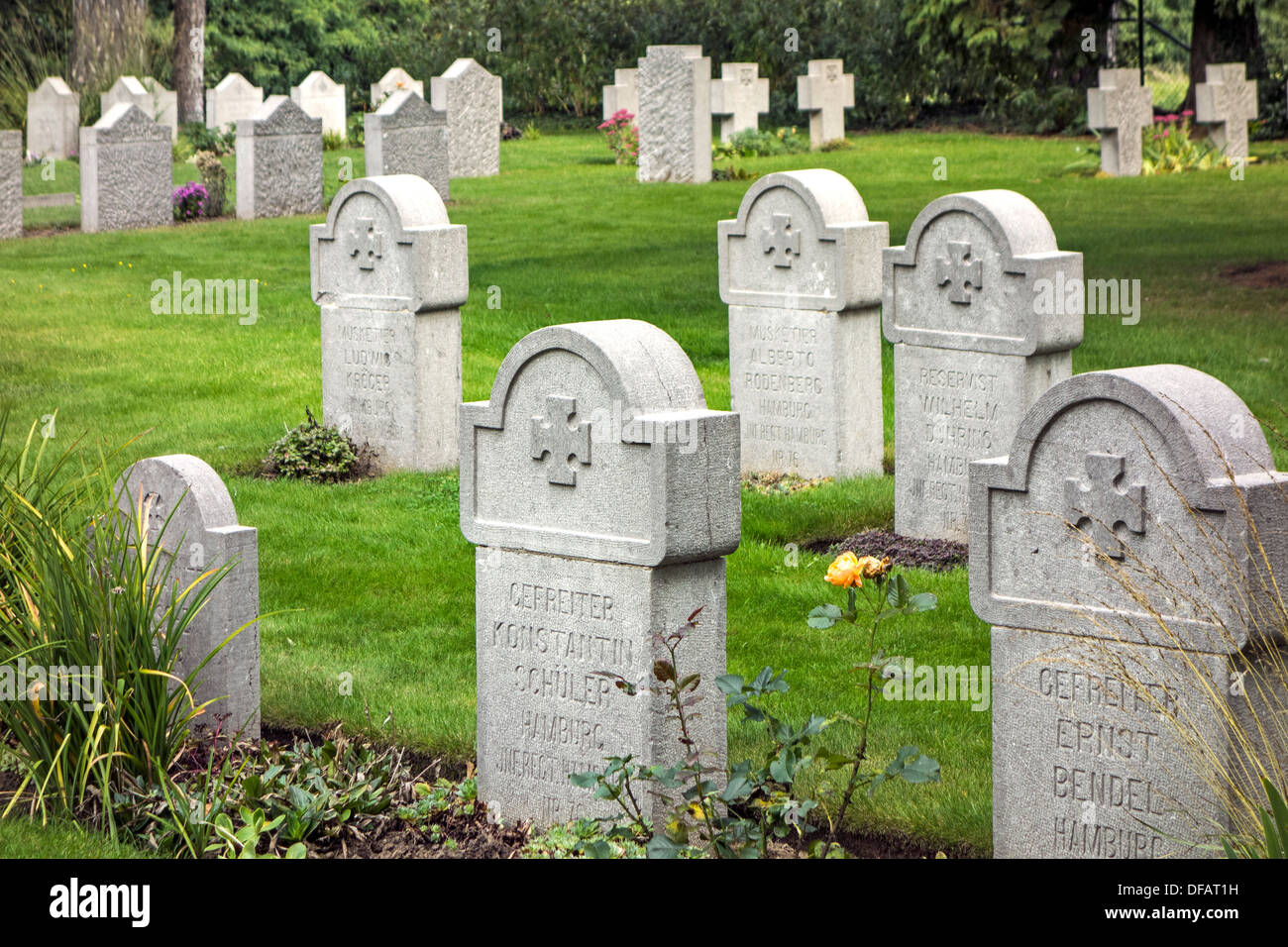 WW1 tombes allemandes au St Symphorien Commonwealth War Graves Commission cemetery, Saint-Symphorien près de Mons, Hainaut, Belgique Banque D'Images