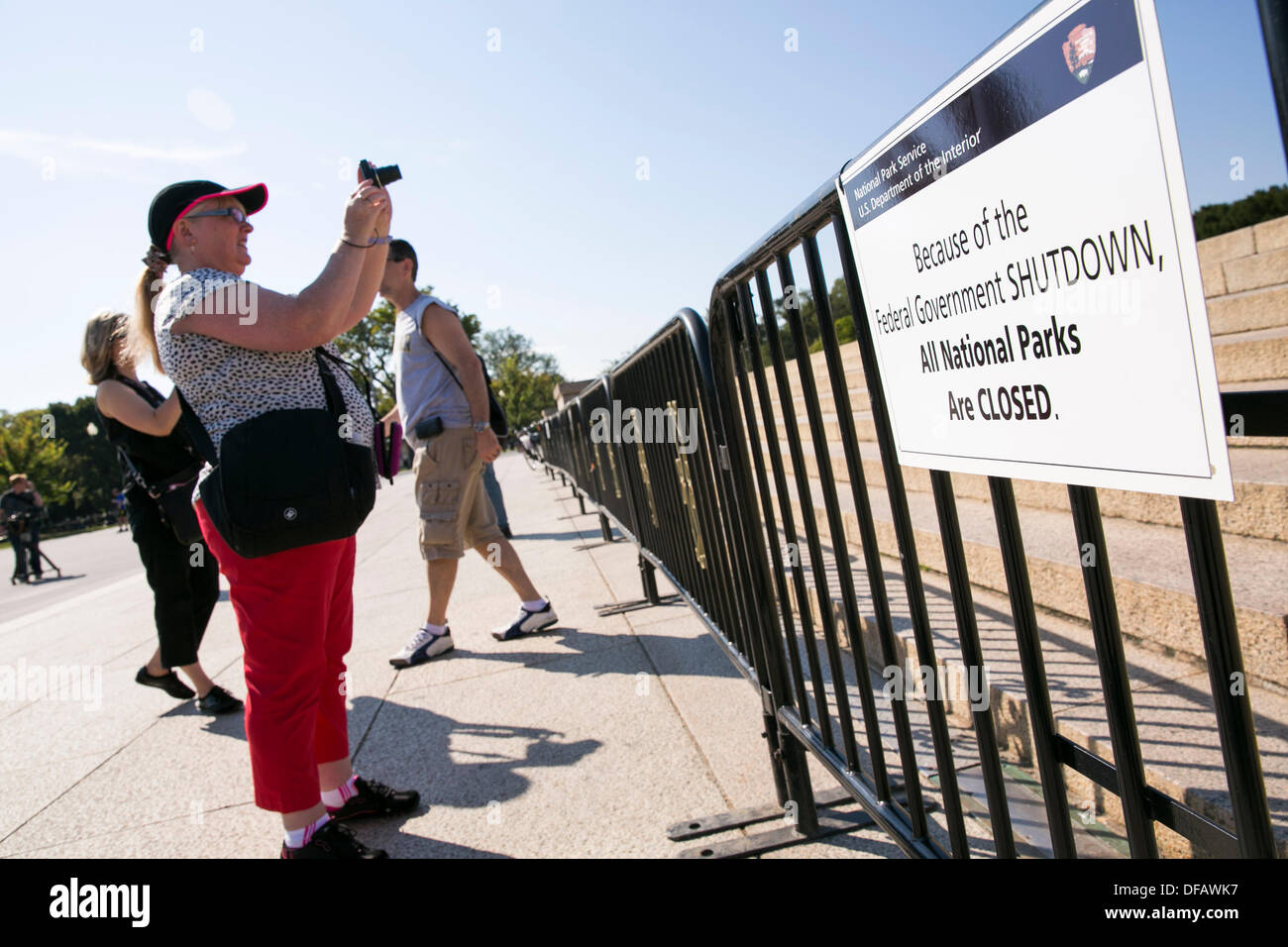 Washington DC, USA. 06Th Oct, 2013. Le Lincoln Memorial est fermé et barricadées en raison de la fermeture du gouvernement le 1 octobre 2013 à Washington, DC. Le gouvernement fédéral américain fermer à minuit après que le Congrès a été incapable d'adopter un projet de loi de financement sur un différend à l'Obamacare defund. Credit : Kristoffer Tripplaar/Alamy Live News Banque D'Images