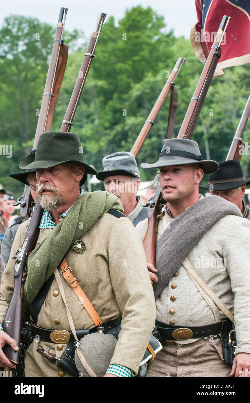 Les soldats confédérés au Thunder Bay sur la reconstitution de la guerre de Sécession de