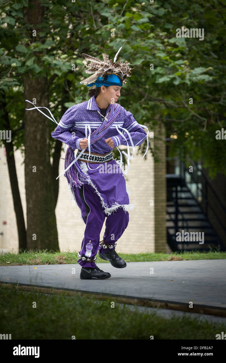 Danseuse Iroquois, grande foire de l'État de New York Banque D'Images