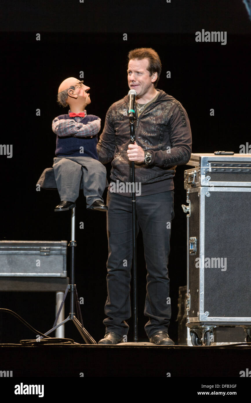 L'humoriste ventriloque Jeff Dunham avec son caractère Walter, effectuant à Grand New York State Fair Banque D'Images