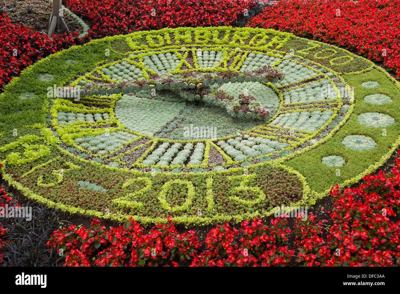 Horloge florale d'Édimbourg, à l'ouest de Princes Street Gardens, Édimbourg (Écosse), commémorant l'année du centenaire du Zoo d'Édimbourg Banque D'Images