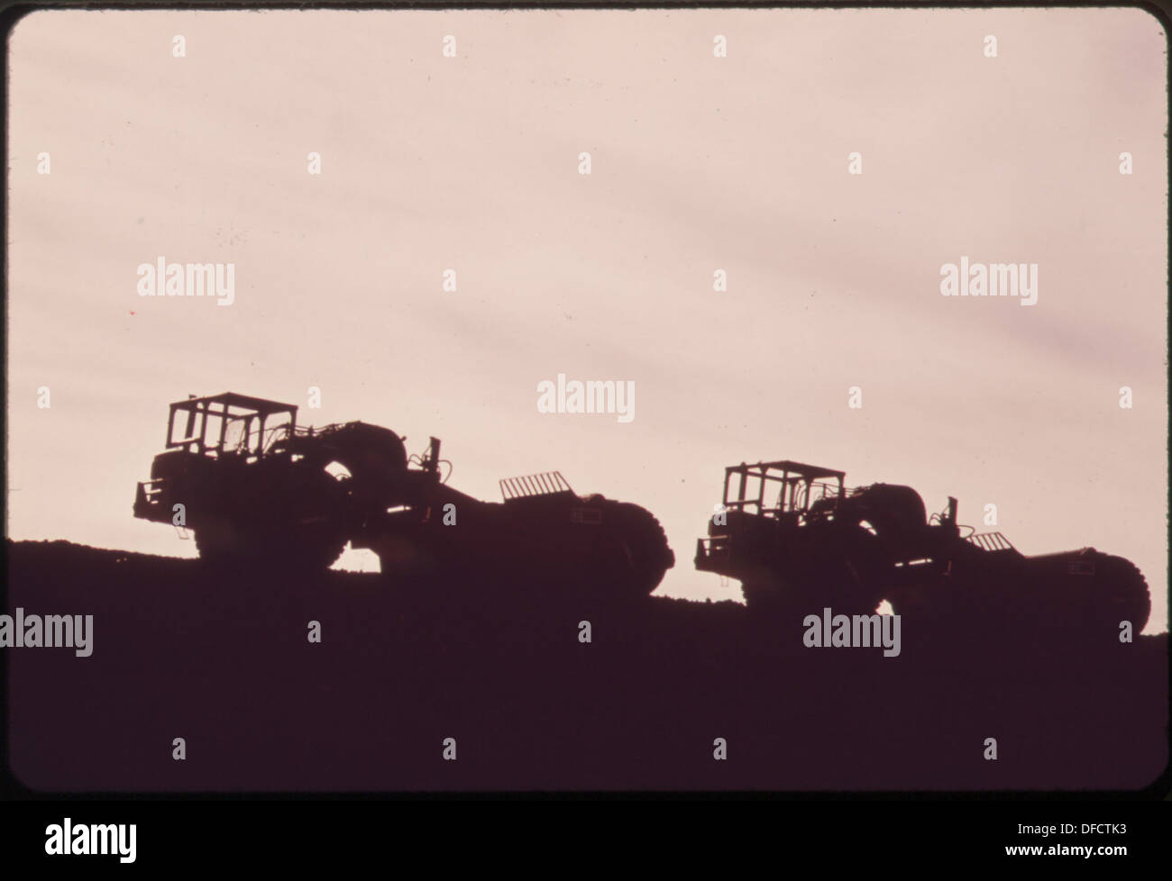 Du matériel de construction est vu sur le site d'un nouveau projet ferroviaire, conçu pour transporter le charbon de la Westmoreland Coal Company dans un développement industriel majeur. Banque D'Images