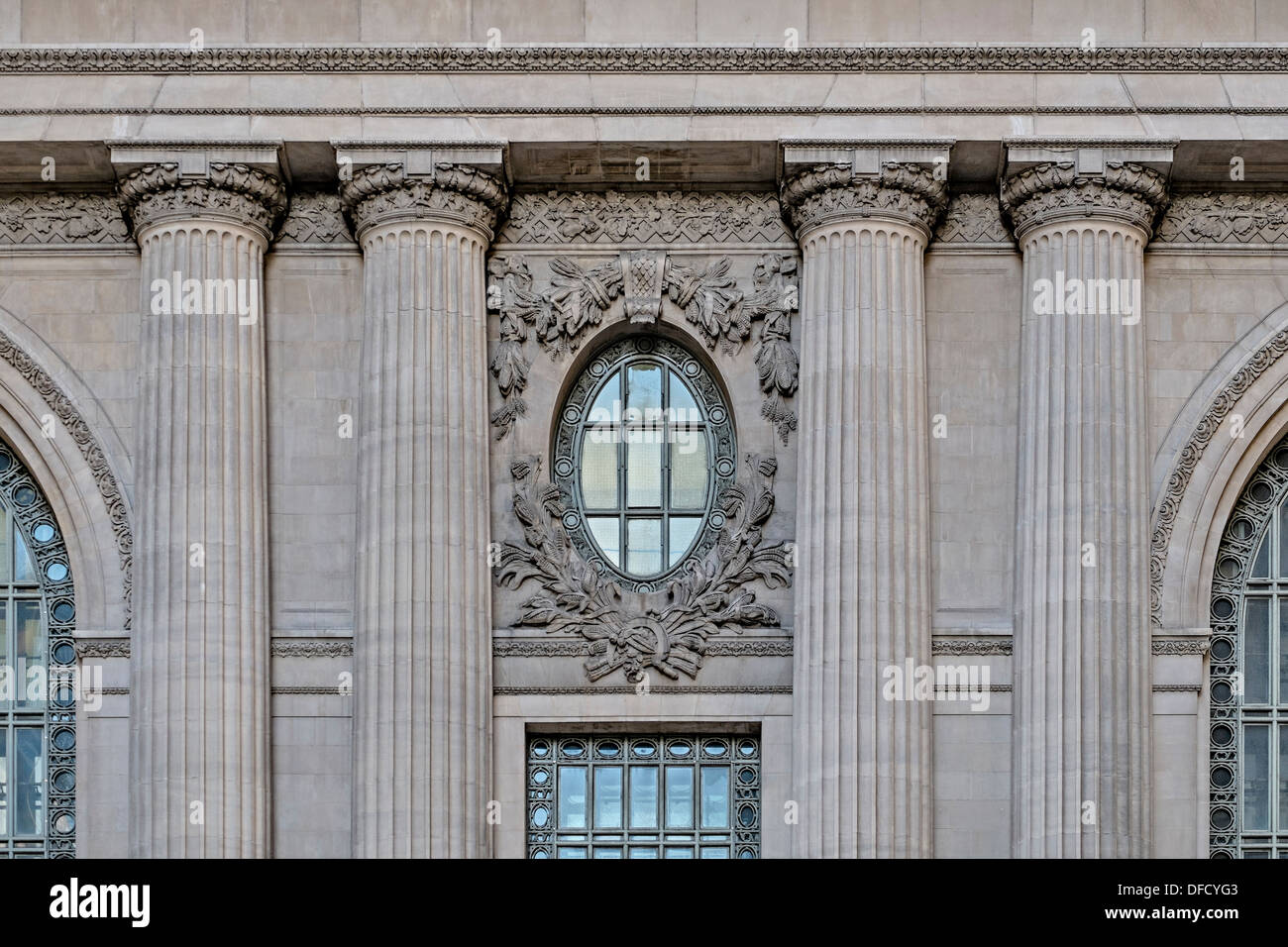Un gros plan de les détails architecturaux de la façade de Grand Central Terminal situé dans la ville de New York. Banque D'Images