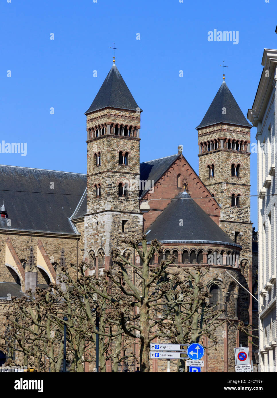 La Basilique de Saint Servatius vu du square Vrijthof à Maastricht, Pays-Bas Banque D'Images