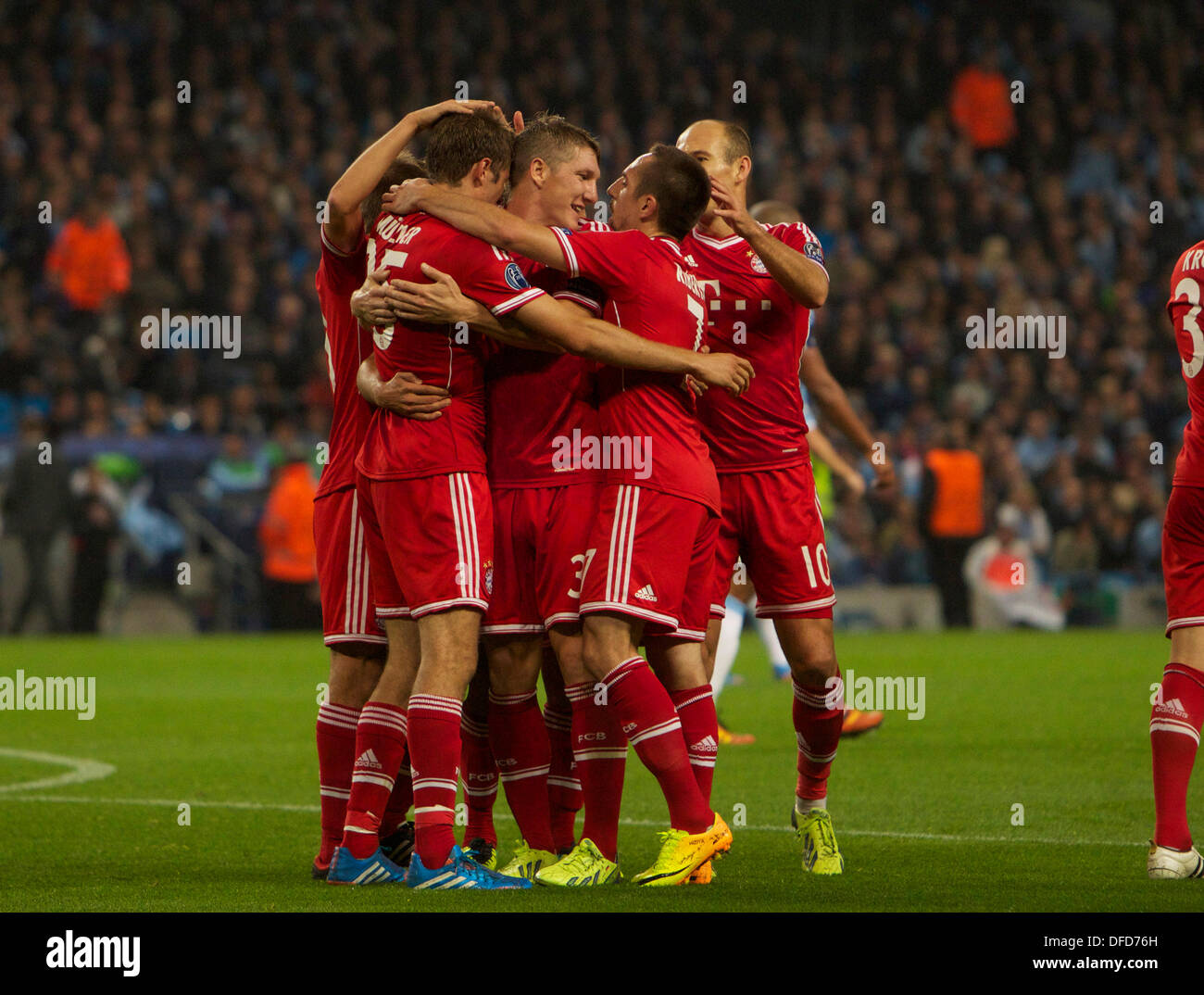 30.06.2010 Manchester, Angleterre. Le Bayern de Munich, Thomas Muller célèbre après qu'il rend au cours de 2-0 le groupe d'UEFA Champions League, match entre Manchester City et le Bayern de Munich à partir de l'Etihad Stadium. Banque D'Images